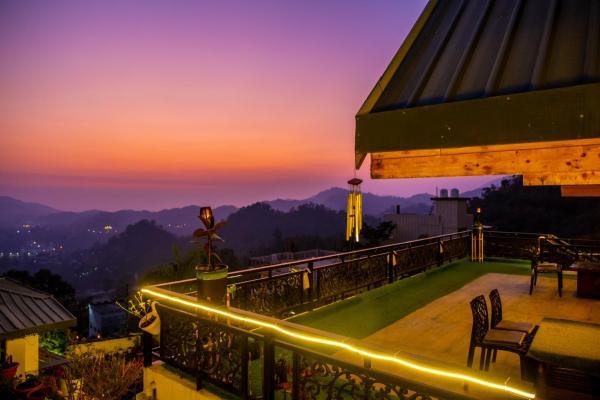 The Bougainvillea Retreat - A Luxury Private Pool Villa in Dehradun, Rezervați  Dehradun Uttarakhand