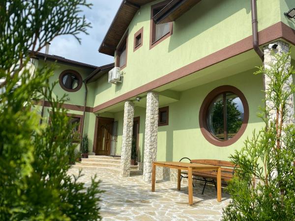 Casa Adelmar, Rezervați  Tulcea 