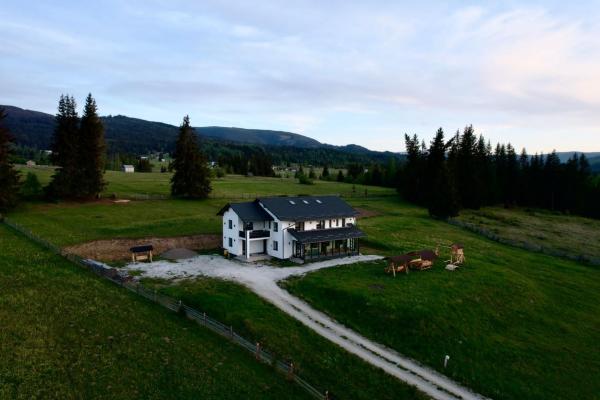 Vila Dorna Royal, Rezervați  Şaru Dornei 