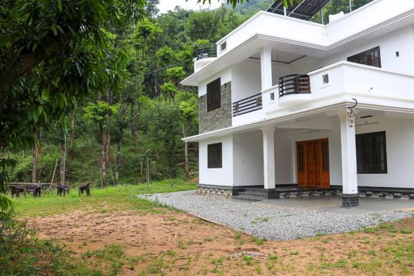 Surya Homestay, Rezervați  Marayoor New Delhi