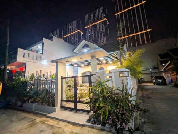 S&D D-245 Luxury & Cozy Villa 6-8 pax at Citra Batam Center, Rezervați  Hoteluri în Batam cu parcare, Parcare
