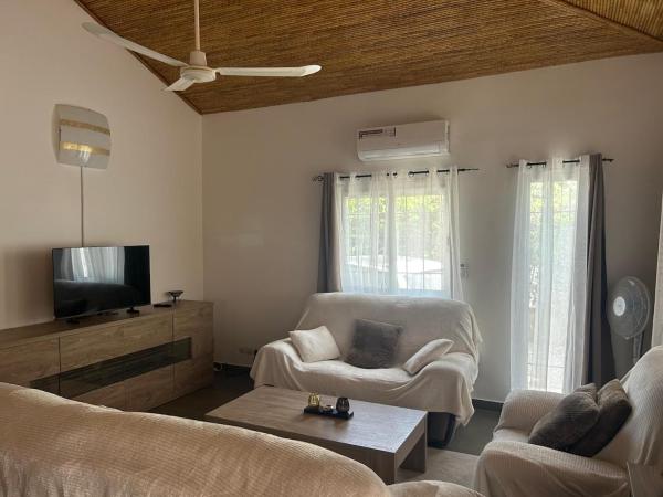 Villa Oasis avec piscine à deux pas de Saly, Rezervați  Hoteluri în Thiès cu piscină, Piscină