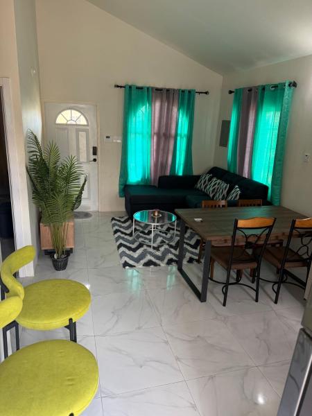 Home in Portmore Phoenix Village, Rezervați  Portmore Jamaica