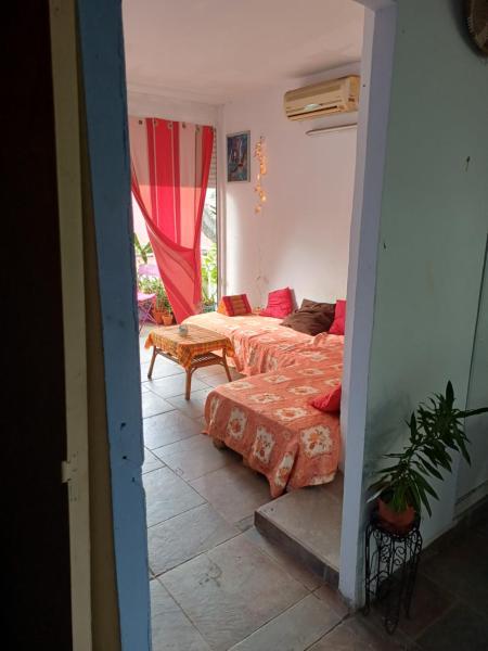 Chez Brahim, Rezervați Hotel Hoteluri în Grande-Terre cu parcare, Parcare