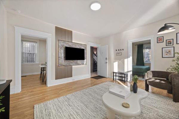 Squirrel Hill Chic Spacious 1BR Parking Gym, Rezervați  Pittsburgh Pennsylvania