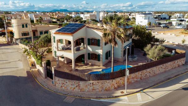 Villa Finca Haus für Gruppen, Bike & Familien Top-Lage am Meer bei Es Trenc, Pool, Klimaanlage, Rezervați  Hoteluri în Sa Rapita cu piscină, Piscină