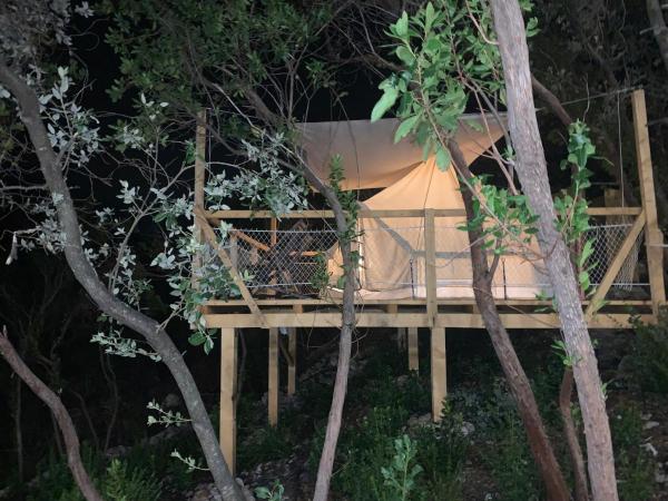 Bigova Glamping, Rezervați Teren de campat Camping și glamping în Kotor Riviera, Teren de campat