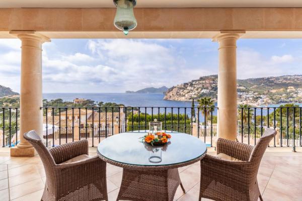 Villa Violi, Rezervați  Hoteluri în Mallorca cu piscină, Piscină
