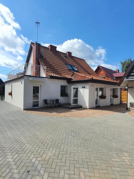 SiodemkaCamp Maja, Rezervați  Hoteluri în Pomerania cu parcare, Parcare