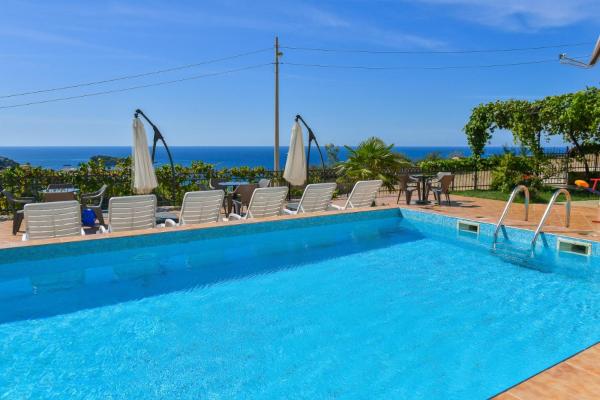 Open Sky Apartments, Rezervați Apartament Hoteluri în Utjeha cu piscină, Piscină