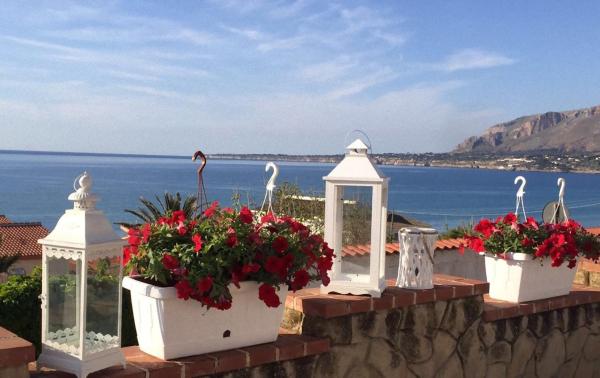 Villa sul mare Palazzolo, Rezervați  Trappeto Sicilia