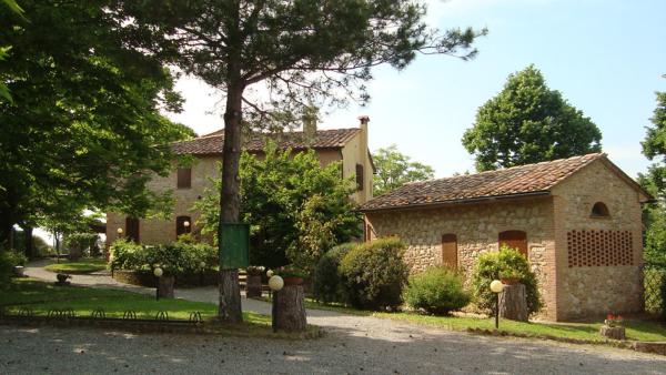 Agriturismo il Prato, Rezervați  Hoteluri în Palaia cu parcare, Parcare