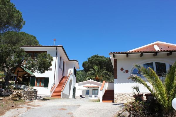 Podere LIsolella, Rezervați  Hoteluri în Lacona cu parcare, Parcare