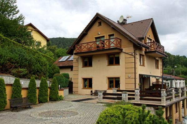 Dom w Górach "TRESNA", Rezervați  Hoteluri în Silesia cu parcare, Parcare