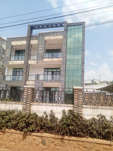 Kigali honestly view, Rezervați  Hoteluri în Nyarugenge cu parcare, Parcare