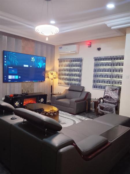 Divine apartment, Rezervați Apartament Lekki Eti-Osa
