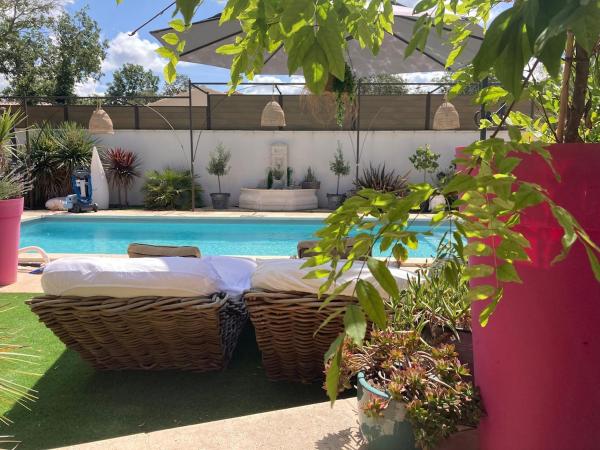 Villa St Jacques Haut standing, Rezervați  Hoteluri în Saint-Didier cu piscină, Piscină