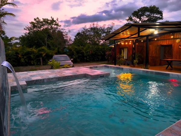 Villa Libu, Private Pond & Pool, 20min Fortuna, Rezervați  Hoteluri în Angeles cu piscină, Piscină