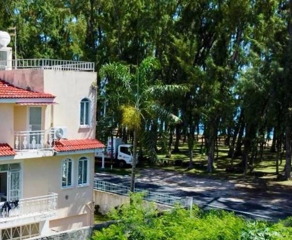 Luxury Villa Sea Views Rooftop Secure, Rezervați  Hoteluri în Mauritius West Coast cu parcare, Parcare