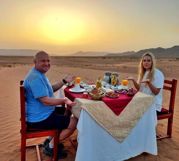 Majestic Sahara Camp, Rezervați  Hoteluri în Meknes-Tafilalet cu parcare, Parcare