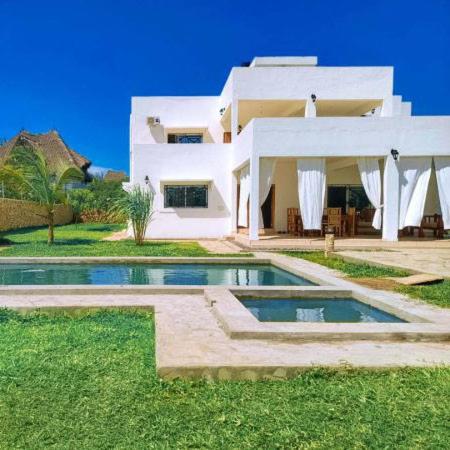 Villa Franet, Rezervați  Hoteluri în Coast Region cu piscină, Piscină