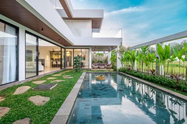 Velora - Luxe Jungle 4BR Villa with Private Pool in Ubud, Rezervați  Hoteluri în Bali cu parcare, Parcare
