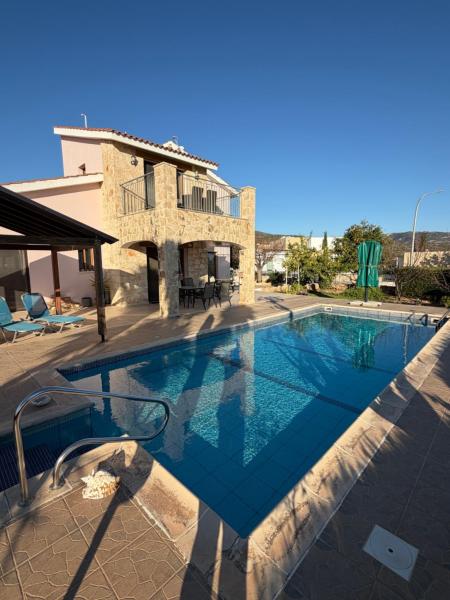 4-Bedroom Villa with Private Pool & Citrus Garden, Rezervați  Peyia Paphos