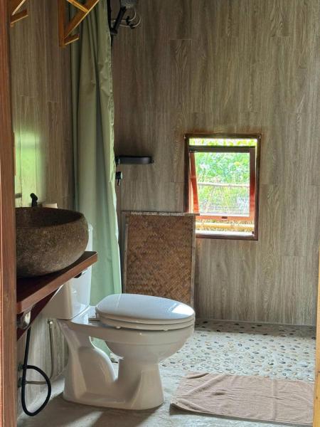 Green Door Home Village, Rezervați  Hoteluri în Cao Bang cu parcare, Parcare