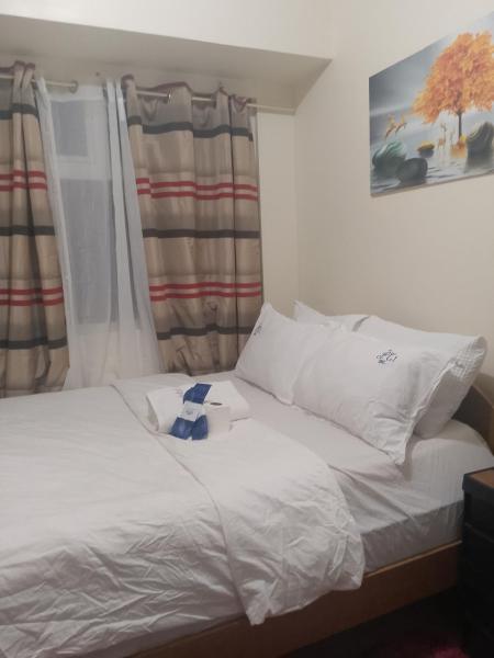 Near Makati, Airport and BGC Stays, Rezervați  Hoteluri în Luzon cu parcare, Parcare