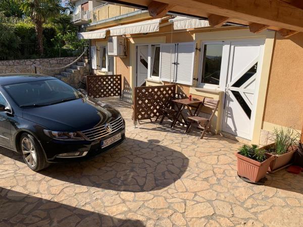 Apartmani NOELLE, Rezervați  Hoteluri în Kvarner cu parcare, Parcare