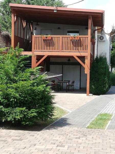 CENTRO, Rezervați  Hoteluri în Nitriansky kraj cu parcare, Parcare
