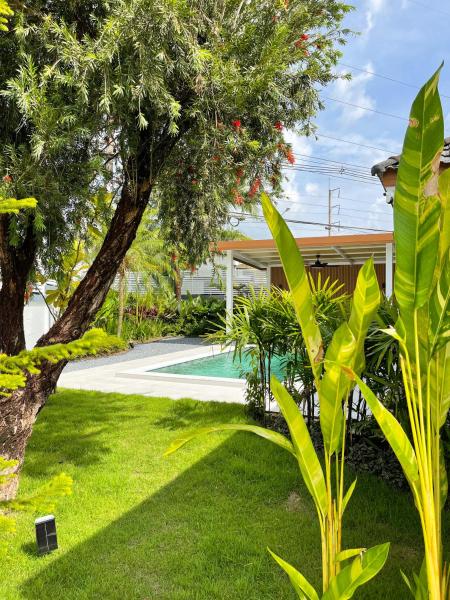 Lilly Pool Villa near Krabi Airport with Free Airport Shuttle, Rezervați  Ban Tha Nun Krabi Province