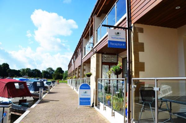 Tewitfield Marina Aparthotel