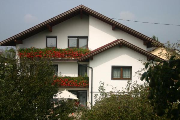 Haus Stuttgart, Rezervați Bed and Breakfast Mauerkirchen 