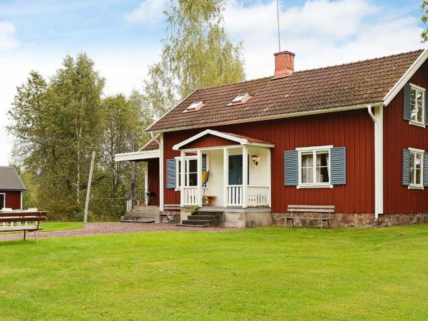 Two-Bedroom Holiday home in Pauliström, Rezervați Apartament Kvillsfors Jonkoping