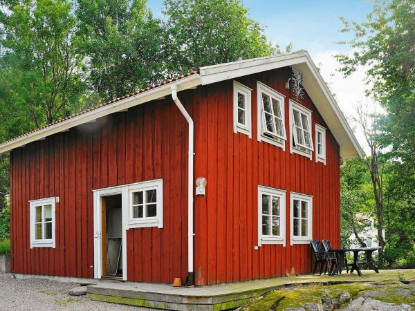 Four-Bedroom Holiday home in S-Uddvalla, Rezervați Apartament Ljungskile 