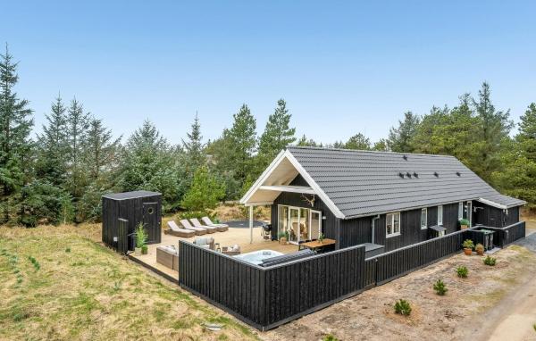 Three-Bedroom Holiday Home In Blavand, Rezervați Casă de vacanță Hoteluri cu SPA în Ho, SPA