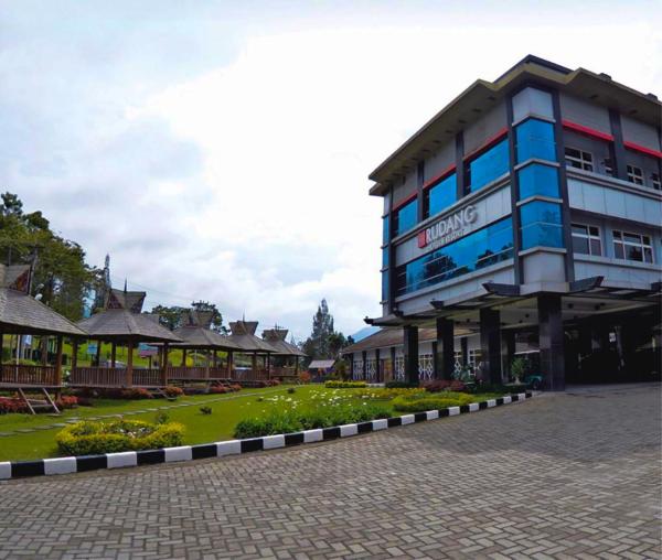 Rudang Hotel & Resort Berastagi, Rezervați Hotel Hoteluri ieftine în Berastagi