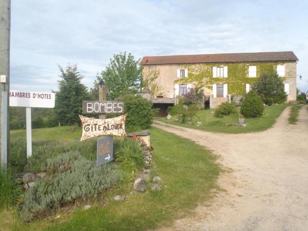chambres du Domaine de Bombes, Rezervați Bed and Breakfast Hoteluri în Mostuejouls cu parcare, Parcare